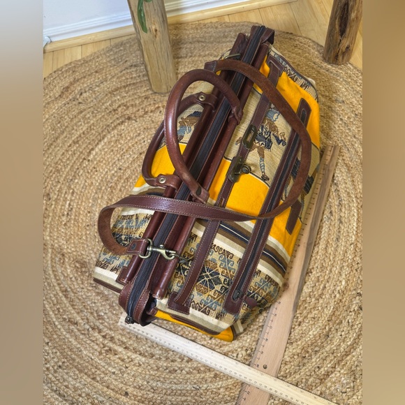 Vintage 🤎Luggage bag (Italian) - Wool & Leather - Picture 4 of 7